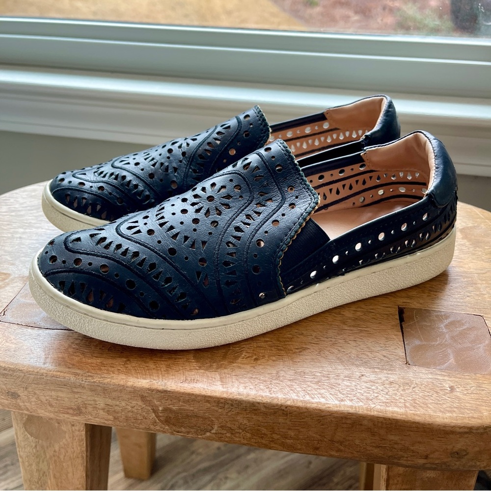 Ugg Black Women's Cas Perforated Slip-On Sneakers Shoes Size 9